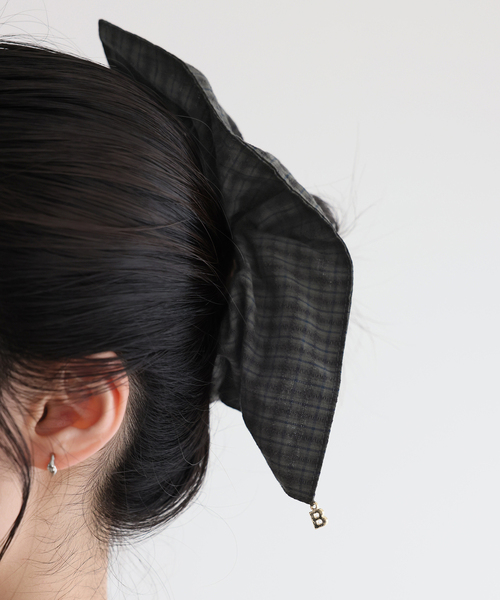 IENA(イエナ)の「BLACK チェックシュシュ(その他ヘアアクセサリー・レディース・カーキ・FREE)」の8枚目の写真