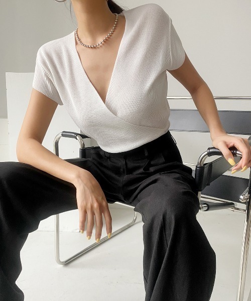 FAVORITO(ファヴォリート)の「ニットVネックトップス(その他トップス・レディース・ホワイト/グリーン/ブラック・F)」の5枚目の写真