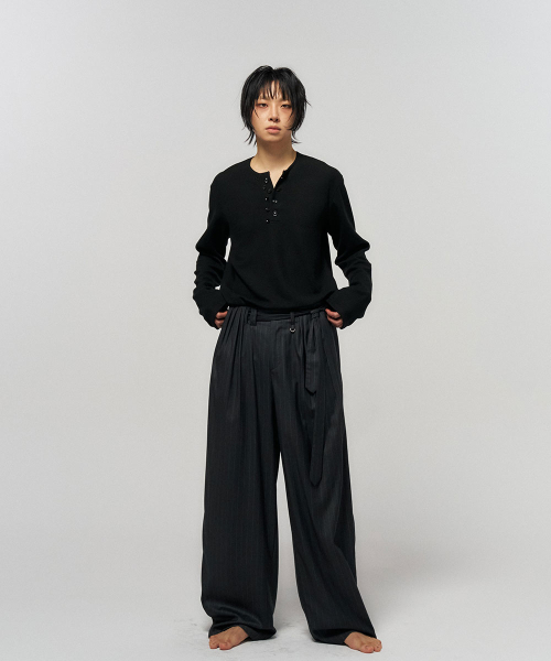 SCHISM INDUCING(スキズムインデューシング)の「BUTTON THERMAL HENLEY NECK SHIRT BLACK(Tシャツ/カットソー・レディース・その他・M/L)」の7枚目の写真