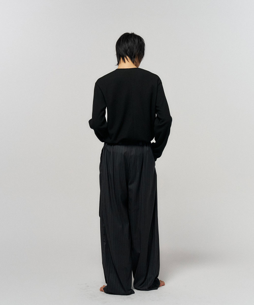 SCHISM INDUCING(スキズムインデューシング)の「BUTTON THERMAL HENLEY NECK SHIRT BLACK(Tシャツ/カットソー・レディース・その他・M/L)」の11枚目の写真