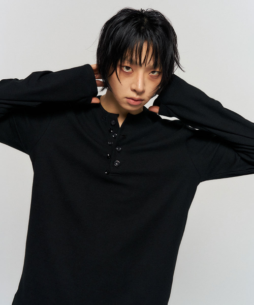 SCHISM INDUCING(スキズムインデューシング)の「BUTTON THERMAL HENLEY NECK SHIRT BLACK(Tシャツ/カットソー・レディース・その他・M/L)」の15枚目の写真