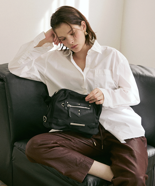 RAIMENT(レイメント)の「Side Belt Stud Brick Bag_Black(ショルダーバッグ・レディース・その他・FREE)」の5枚目の写真