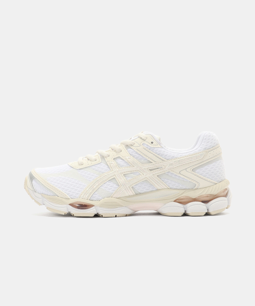 Herringbone Footwear(ヘリンボーンフットウェア)の「ASICS GEL-CUMULUS 16 1203A887.100(スニーカー・レディース・ホワイト・25cm/24.5cm)」の1枚目の写真