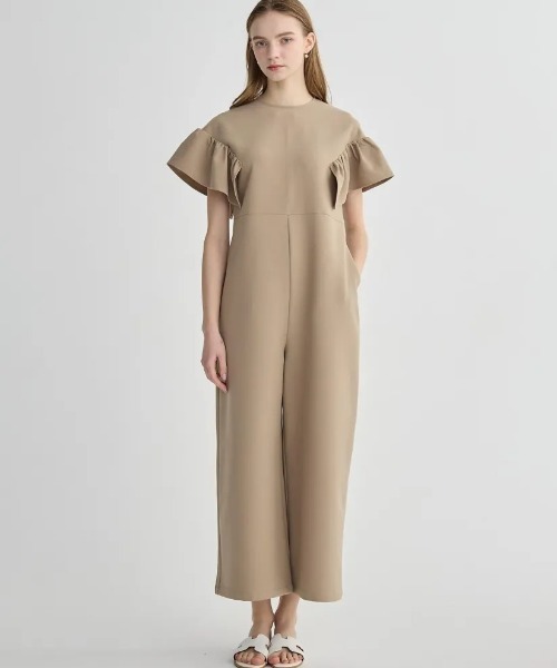 BIRTHDAY BASH(バースデイバッシュ)の「CLIONE FRILL ROMPERS(サロペット/オーバーオール・レディース・ベージュ/ネイビー・MEDIUM/SMALL)」の1枚目の写真