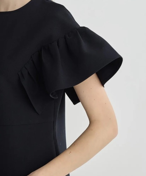 BIRTHDAY BASH(バースデイバッシュ)の「CLIONE FRILL ROMPERS(サロペット/オーバーオール・レディース・ベージュ/ネイビー・MEDIUM/SMALL)」の15枚目の写真
