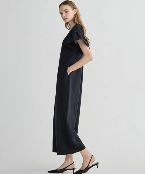 BIRTHDAY BASH(バースデイバッシュ)の「CLIONE FRILL ROMPERS(サロペット/オーバーオール・レディース・ベージュ/ネイビー・MEDIUM/SMALL)」の3枚目の写真