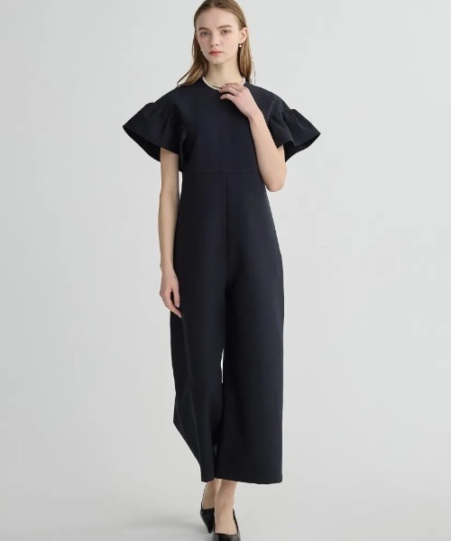 BIRTHDAY BASH(バースデイバッシュ)の「CLIONE FRILL ROMPERS(サロペット/オーバーオール・レディース・ベージュ/ネイビー・MEDIUM/SMALL)」の4枚目の写真