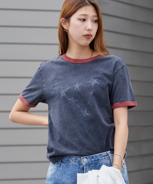 Guess（ゲス）の「【Stray Kids / ストレイキッズ Hyunjin / ヒョンジン 着用】GUESS/ゲス UNI S/SLV TEE SHIRT リンガーTシャツ 秋 秋服 2026年秋冬（Tシャツ/カットソー・メンズ・チャコールグレー・ONE SIZE/L/M）」の11枚目の写真