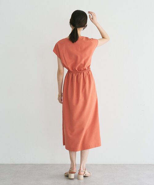 YECCA VECCA(イェッカヴェッカ)の「リネンライクスキッパーワンピース(ワンピース・レディース・ネイビー/グリーン/オレンジ/ライトベージュ・FREE)」の13枚目の写真