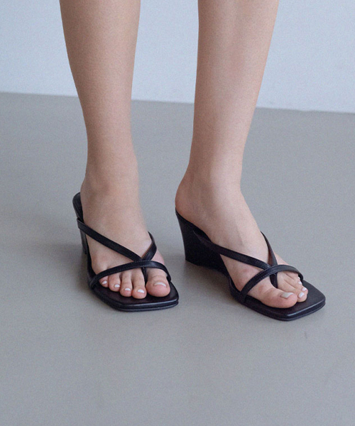 EIFFELCLASSIC(エッフェルクラシック)の「AYLA ウェッジヒール_ ブラック、ホワイト アイルラ ウェッジヒール 7cm(パンプス・レディース・ホワイト/ブラック・22.5cm/23cm/24.5cm/23.5cm/24cm/25.5cm/25cm)」の4枚目の写真