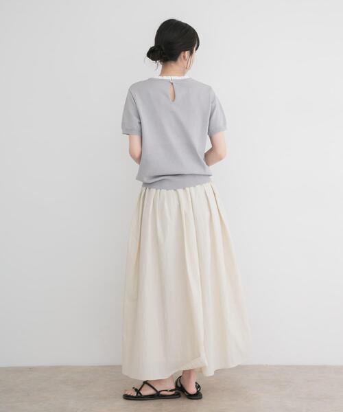 ITEMS URBANRESEARCH(アイテムズ アーバンリサーチ)の「フリルネック半袖ニットトップス(ニット/セーター・レディース・オフホワイト/グレー/ネイビー・FREE)」の6枚目の写真