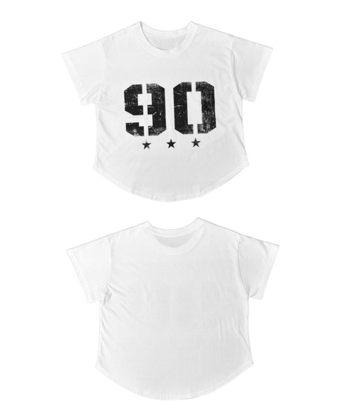 MATU:TA(マトゥータ)の「【ミドル丈だから使いやすい!】プリントデザインミドルTシャツ / 半袖 ミドル丈 ナンバーロゴ ナンバリング フロントロゴ ロゴ 海外ガール プチプラ レタリング ヘムカーブ ラウンドヘム 2カラー ホワイト ブラック フリーサイズ ストリート デイリーユース(Tシャツ/カットソー・レディース・ブラック/ホワイト・FREE)」の9枚目の写真