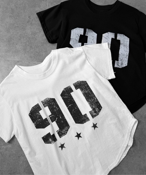 MATU:TA(マトゥータ)の「【ミドル丈だから使いやすい!】プリントデザインミドルTシャツ / 半袖 ミドル丈 ナンバーロゴ ナンバリング フロントロゴ ロゴ 海外ガール プチプラ レタリング ヘムカーブ ラウンドヘム 2カラー ホワイト ブラック フリーサイズ ストリート デイリーユース(Tシャツ/カットソー・レディース・ブラック/ホワイト・FREE)」の19枚目の写真