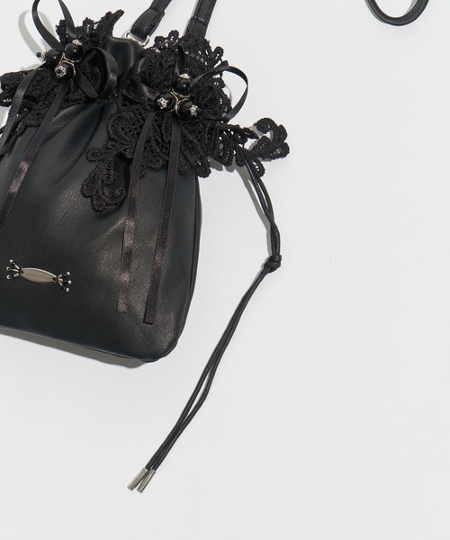 tanakadaisuke(タナカダイスケ)の「【tanakadaisuke/タナカダイスケ】lace flower drawstring sacoche/レースバッグ(ショルダーバッグ・レディース・ブラック/ベージュ・FREE)」の5枚目の写真