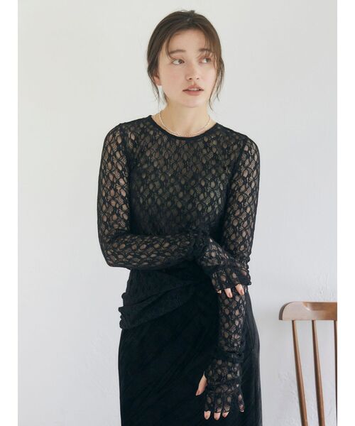 Ungrid(アングリッド)の「アシメデザインレースロングスリーブTee(Tシャツ/カットソー・レディース・オフホワイト/ブラック・FREE)」の6枚目の写真