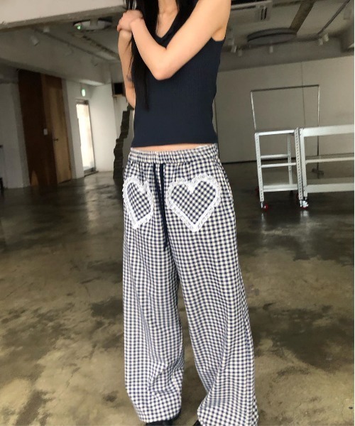 &soiree(アンドソワレ)の「レース×ハートデザインギンガムチェックワイドパンツ(その他パンツ・レディース・ネイビー/ブラック・FREE)」の7枚目の写真