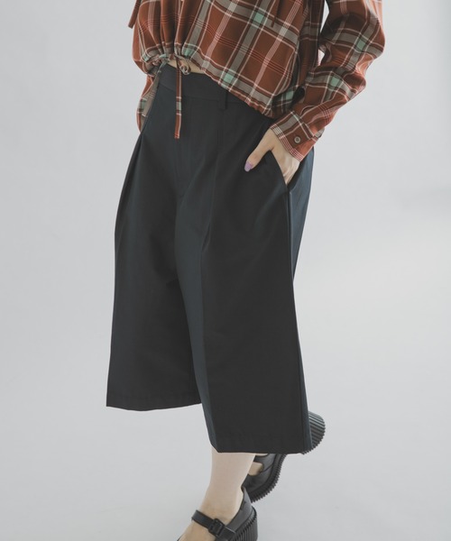 THE GOODLAND MARKET(ザグッドランドマーケット)の「cwtch HALF CHINO PANTS(その他パンツ・レディース・ベージュ系その他/ネイビー・2/1)」の2枚目の写真