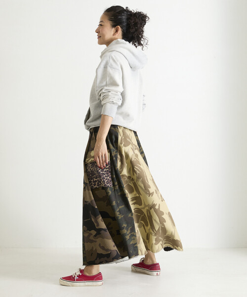 Freada（フリーダ）の「Freada/フリーダ ダメージ加工 フーディー（スウェット・レディース・グレー/レッド・ONE SIZE）」の5枚目の写真