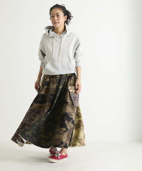 Freada（フリーダ）の「Freada/フリーダ ダメージ加工 フーディー（スウェット・レディース・グレー/レッド・ONE SIZE）」の6枚目の写真