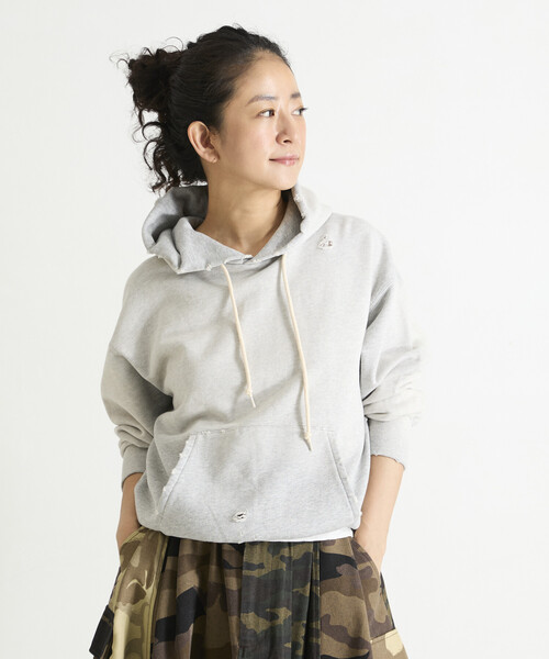 Freada（フリーダ）の「Freada/フリーダ ダメージ加工 フーディー（スウェット・レディース・グレー/レッド・ONE SIZE）」の7枚目の写真