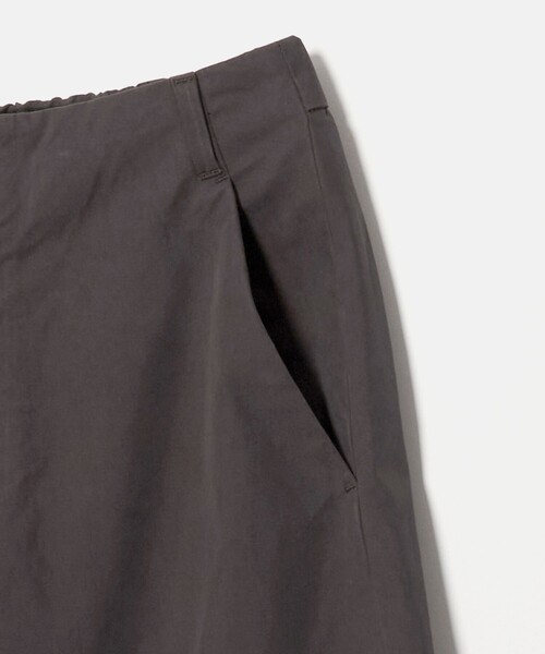 green label relaxing(グリーンレーベルリラクシング)の「TC ツイル ピーチ バレル ワイド パンツ W4(その他パンツ・メンズ・ベージュ/ブラック/ダークブラウン・M/S/L/XL)」の15枚目の写真