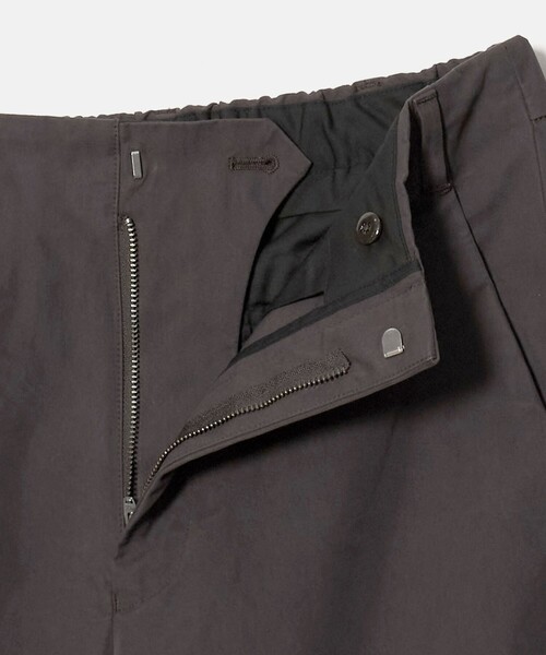green label relaxing(グリーンレーベルリラクシング)の「TC ツイル ピーチ バレル ワイド パンツ W4(その他パンツ・メンズ・ベージュ/ブラック/ダークブラウン・M/S/L/XL)」の17枚目の写真