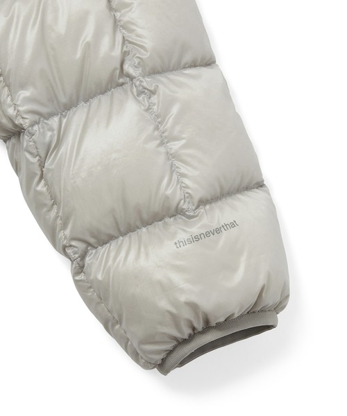 thisisneverthat(ディスイズネバーザット)の「PERTEX Vik Hooded LT Down Jacket(ダウンジャケット/コート・メンズ・グレー/ピンク系その他/ライトグレー/ブラック・XS/S/XL/M/L)」の5枚目の写真