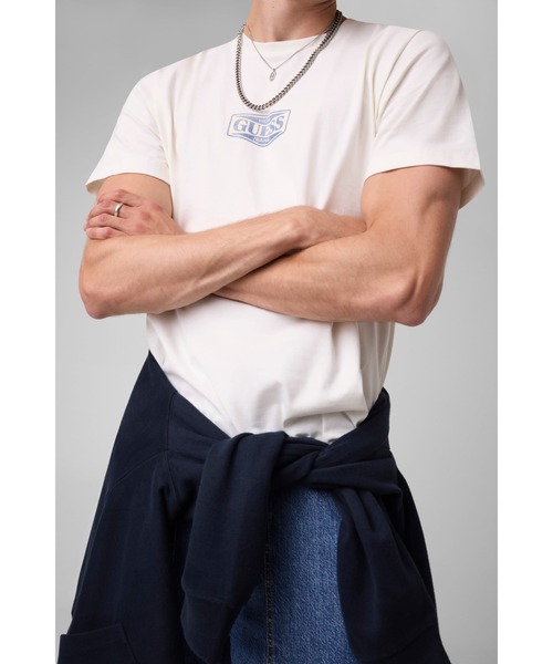 Guess(ゲス)の「GUESS JEANS Classic Logo Tee Tシャツ 半袖 ヒョンジン(Tシャツ/カットソー・メンズ・ホワイト・SMALL/X-LARGE/LARGE/MEDIUM)」の5枚目の写真
