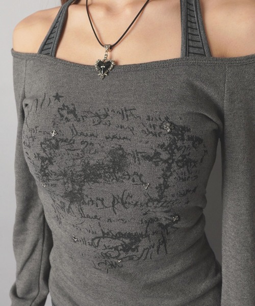 SPINNS(スピンズ)の「ホルターネック長袖カットソー/ボーダーロゴ/ストリート女子(Tシャツ/カットソー・レディース・チャコール/ブラック・ONESIZE)」の10枚目の写真