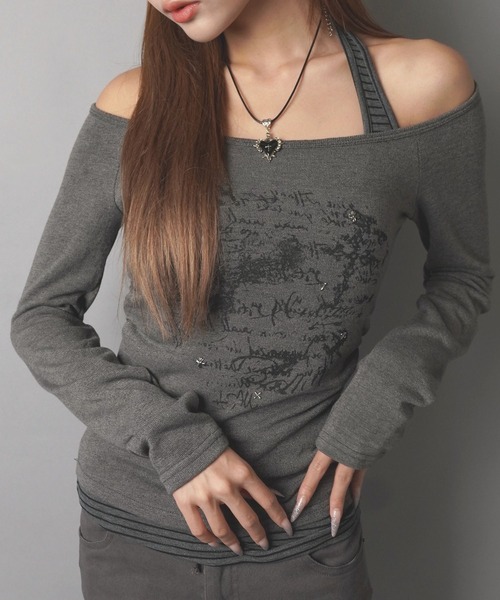 SPINNS(スピンズ)の「ホルターネック長袖カットソー/ボーダーロゴ/ストリート女子(Tシャツ/カットソー・レディース・チャコール/ブラック・ONESIZE)」の5枚目の写真