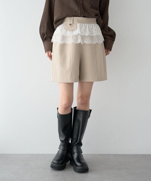 earth music&ecology（アースミュージックアンドエコロジー）の「レースレイヤードショートパンツ（その他パンツ・レディース・ベージュ/グレー/ブラック・FREE）」の11枚目の写真