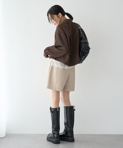 earth music&ecology（アースミュージックアンドエコロジー）の「レースレイヤードショートパンツ（その他パンツ・レディース・ベージュ/グレー/ブラック・FREE）」の14枚目の写真