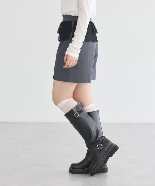 earth music&ecology（アースミュージックアンドエコロジー）の「レースレイヤードショートパンツ（その他パンツ・レディース・ベージュ/グレー/ブラック・FREE）」の19枚目の写真