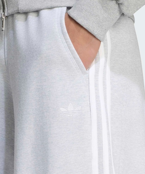 adidas(アディダス)の「バレル スウェットパンツ / アディダスオリジナルス adidas Originals(スウェットパンツ・メンズ・グレー・XX-LARGE/X-SMALL/X-LARGE/LARGE/MEDIUM/SMALL/3XL/XX-SMALL)」の2枚目の写真