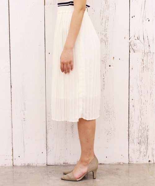 Chico(チコ)の「プリーツスカート(スカート・レディース・アイボリー/ピンクベージュ・FREE)」の3枚目の写真