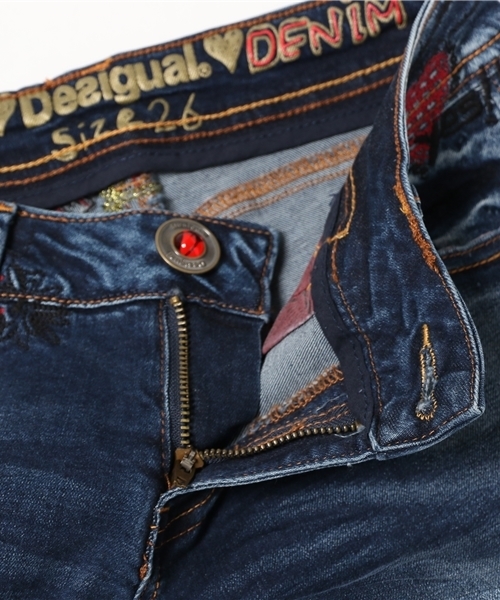 Desigual（デシグアル）の「★[Desigual/デシグアル]刺繍入りジーンズ（デニムパンツ・レディース・インディゴブルー・26inch）」の3枚目の写真