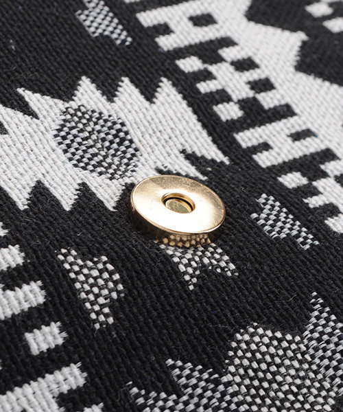 Luz Llena (NEY)（ラズレナニー）の「[2WAY]オルテガ柄・クラッチショルダーバッグ（クラッチバッグ・レディース・ブルー/ブラック・ﾌﾘ-）」の10枚目の写真