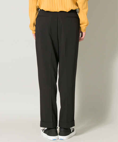 URBAN RESEARCH（アーバンリサーチ）の「UR T/Rギャバワンタックワイドパンツ（その他パンツ・メンズ・グレー/チャコールグレー/ブラック・LARGE/MEDIUM）」の17枚目の写真