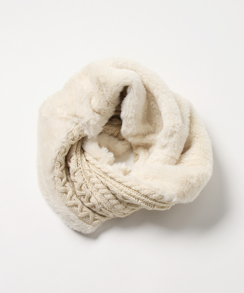 LBC（エルビーシー）の「ニットｘファースヌード（ストール/ショール・レディース・オフホワイト/チャコールグレー・FREE）」の4枚目の写真