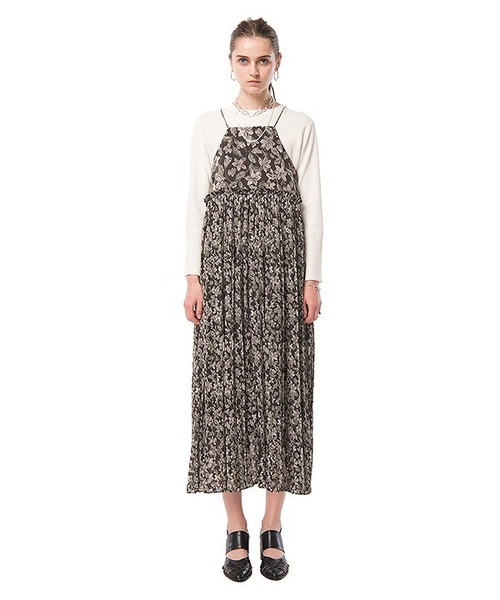 CLANE（クラネ）の「TAPESTRY FLOWER PLEATS ONEPIECE