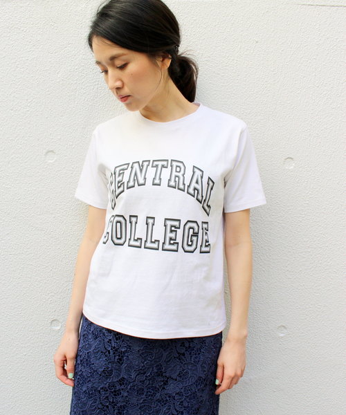 ottilie(オティーリエ)の「カレッジプリントTシャツ(Tシャツ/カットソー・レディース・オフホワイト/ブラック/ブラウン/ネイビー・FREE)」の7枚目の写真