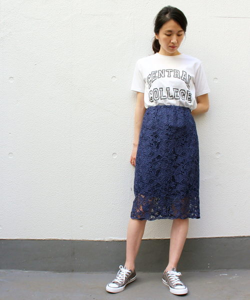 ottilie(オティーリエ)の「カレッジプリントTシャツ(Tシャツ/カットソー・レディース・オフホワイト/ブラック/ブラウン/ネイビー・FREE)」の8枚目の写真