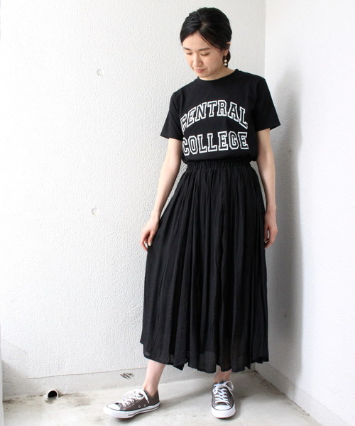 ottilie(オティーリエ)の「カレッジプリントTシャツ(Tシャツ/カットソー・レディース・オフホワイト/ブラック/ブラウン/ネイビー・FREE)」の11枚目の写真