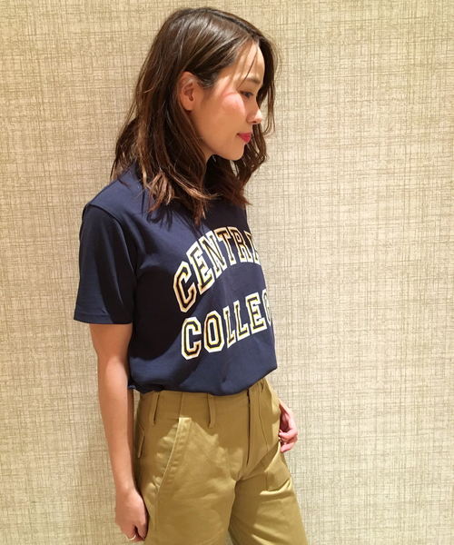 ottilie(オティーリエ)の「カレッジプリントTシャツ(Tシャツ/カットソー・レディース・オフホワイト/ブラック/ブラウン/ネイビー・FREE)」の17枚目の写真