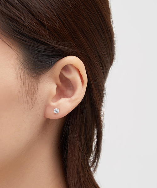 ESTELLE（エステール）の「K18 ホワイトゴールド キュービックジルコニア ピアス （M） ESTELLE/エステール（ピアス（両耳用）・レディース・ホワイトゴールド・-）」の6枚目の写真