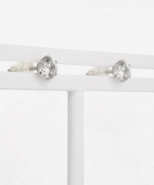 ESTELLE（エステール）の「K18 ホワイトゴールド キュービックジルコニア ピアス （M） ESTELLE/エステール（ピアス（両耳用）・レディース・ホワイトゴールド・-）」の8枚目の写真
