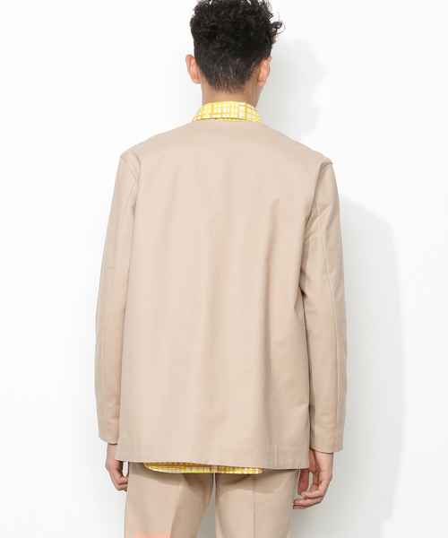 ADAM ET ROPE'(アダムエロペ)の「CARREMAN ルームジャケット(ノーカラージャケット・メンズ・ブラック/ベージュ/ブラウン系その他/ブルー系その他・S/M/L)」の9枚目の写真