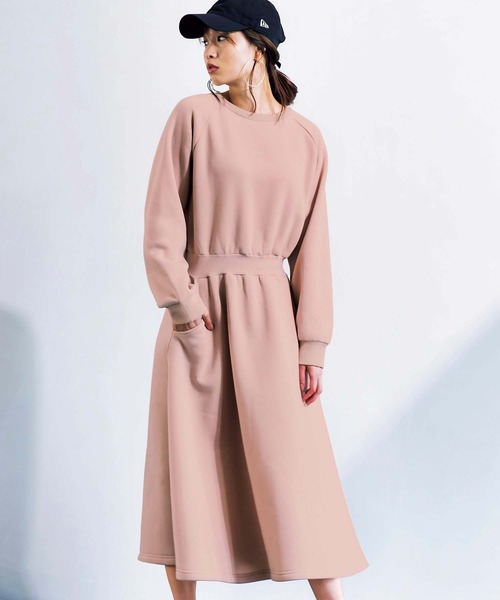 GeeRA(ジーラ)の「ラグランスウェットワンピース(ワンピース・レディース・ブラック/グレー/ピンク/モカ・SMALL/MEDIUM/LARGE/X-LARGE/XX-LARGE)」の4枚目の写真