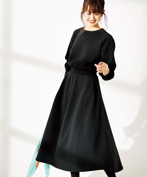 GeeRA(ジーラ)の「ラグランスウェットワンピース(ワンピース・レディース・ブラック/グレー/ピンク/モカ・SMALL/MEDIUM/LARGE/X-LARGE/XX-LARGE)」の2枚目の写真