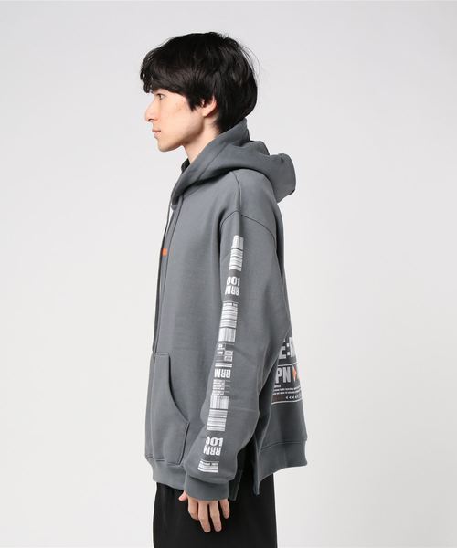 #Re:room(リルーム)の「フライトチケットプリントビッグパーカー(パーカー・メンズ・チャコール/ベージュ/オフホワイト・FREE)」の7枚目の写真